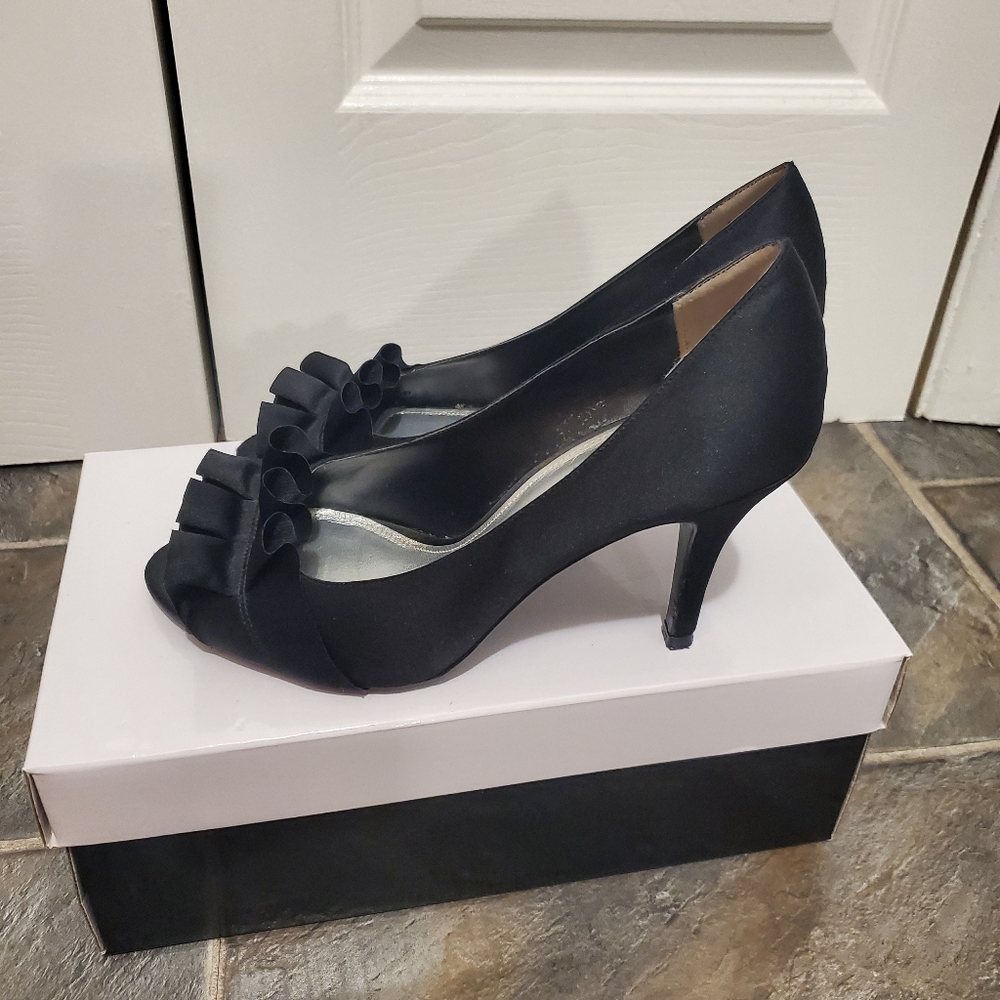 Black ruffle heels